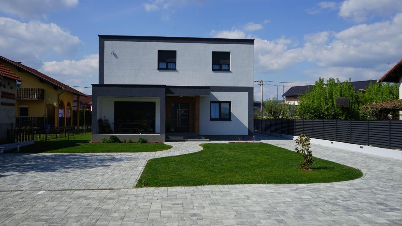 Rooms Slavonski Brod Bagian luar foto