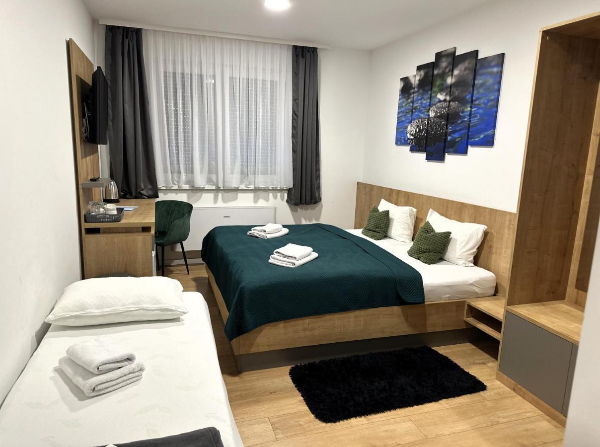 Rooms Slavonski Brod Bagian luar foto