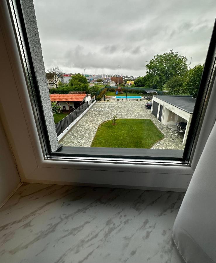 Rooms Slavonski Brod Bagian luar foto