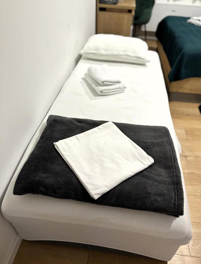 Rooms Slavonski Brod Bagian luar foto