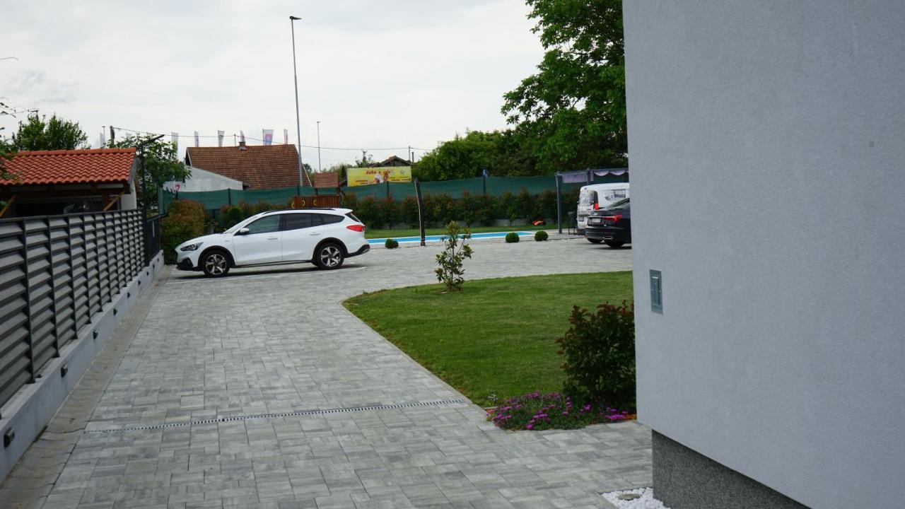 Rooms Slavonski Brod Bagian luar foto