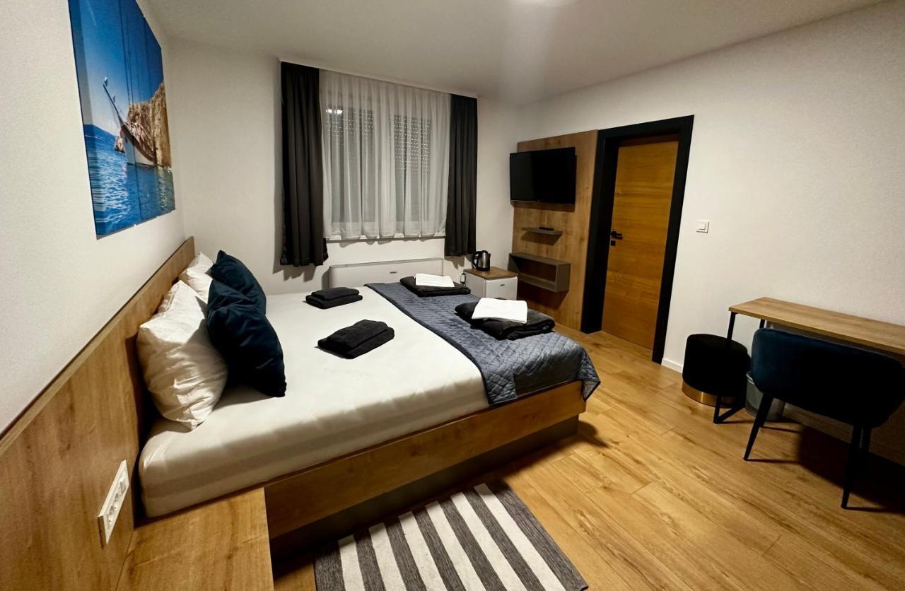 Rooms Slavonski Brod Bagian luar foto